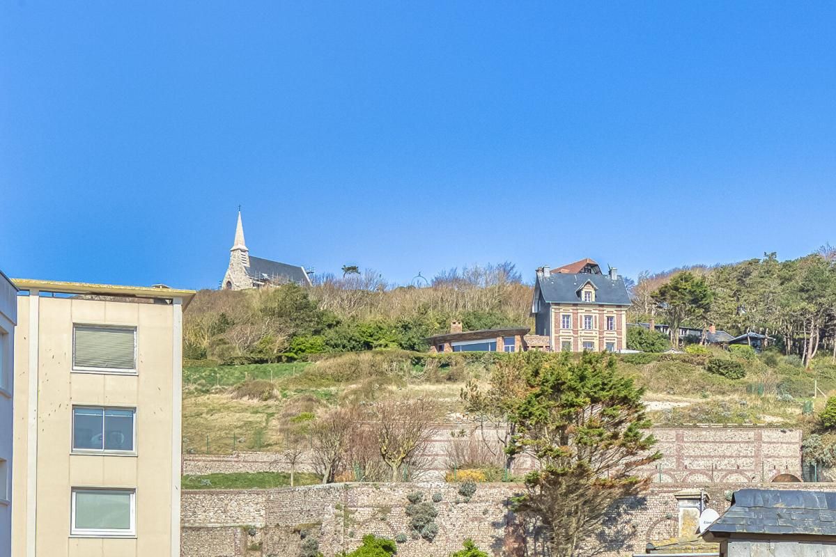 ETRETAT rare à la vente, résidence le beau site, vue exceptionnelle mer porte d'aval 3