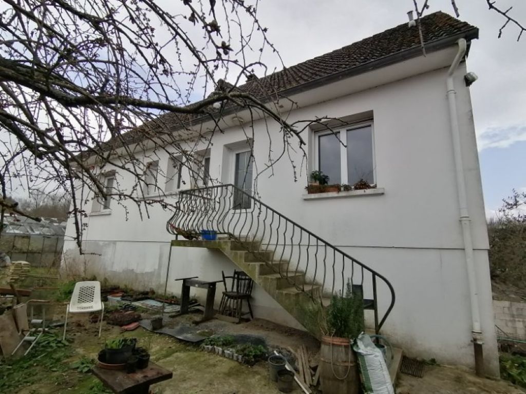 PRE-EN-PAIL PRE EN PAIL (53) Pavillon sur sous-sol,  4 pièces, 2 chambres,  75 m2 environ, PRIX  135 990, honoraires 4,61% inclus à la charge de l'acquéreur, soit 130  000 hors honoraires 3