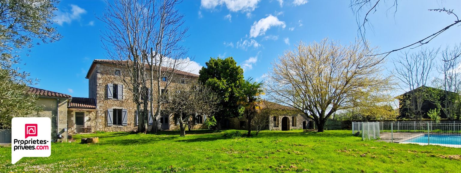 Maison 520 m2 + grange en pierre - piscine - 1 ha de terrain