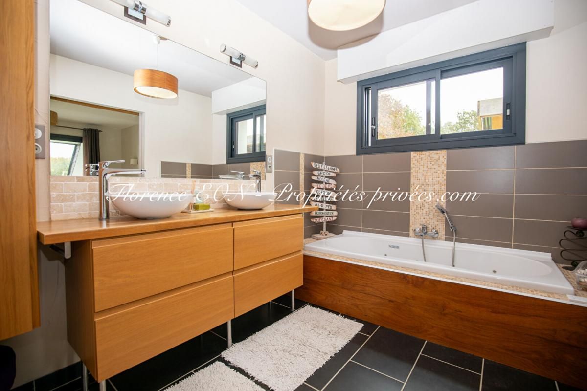 RENNES Maison Rennes 7 pièce(s) 263 m2 4