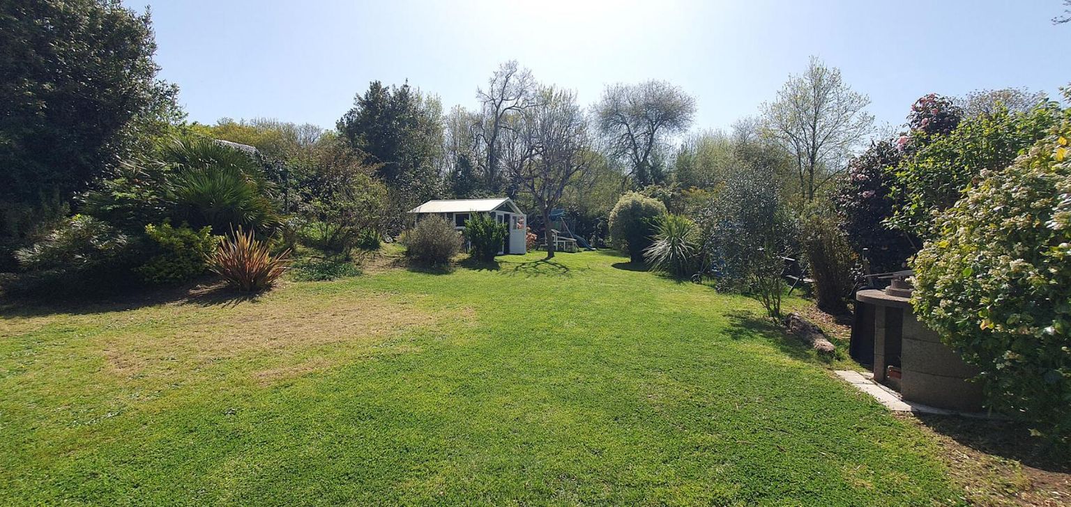 SAINT-NAZAIRE Maison individuelle de 123 m² offrant 7 pièces dont 4 chambres, grand sous sol et jardin privatif 2