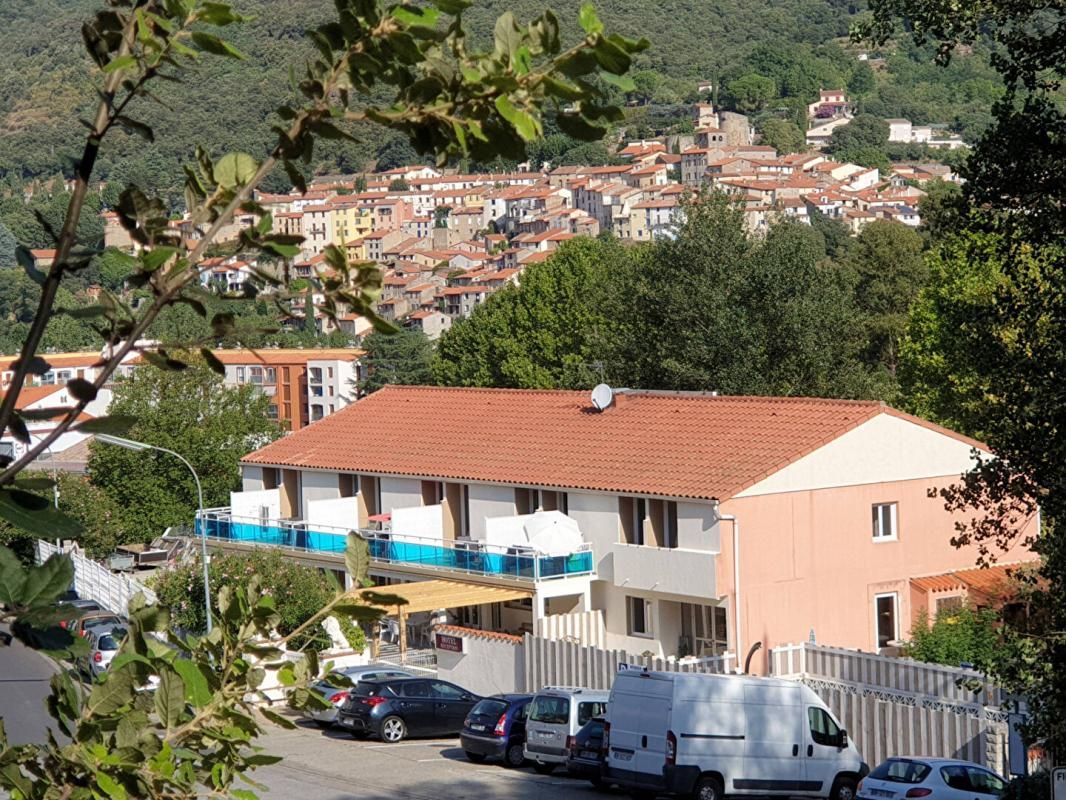 Immeuble / Résidence familiale avec piscine de 11 logements à Amélie les Bains, idéal projet professionnel ou investisseur