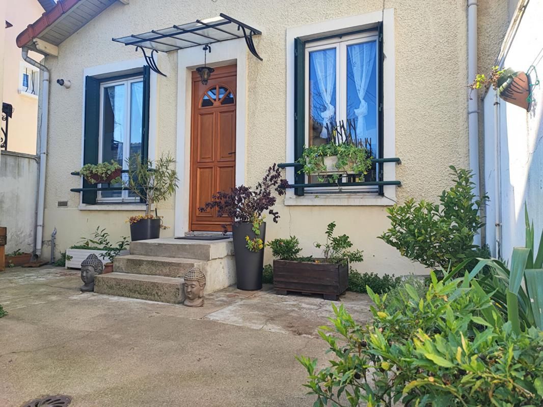 ROMAINVILLE MAISONNETTE DE VILLE ANNEES 30 - PLACE CARNOT 4