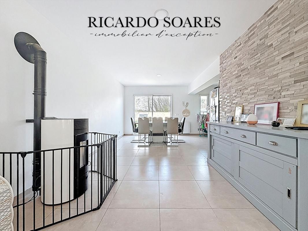 PONT-SAINTE-MAXENCE 60700 PONT-SAINTE-MAXENCE (SARRON) / MAISON DE 2021 / 157m2 / 5 CHAMBRES dont une suite au RDC / GARAGE / JARDIN 4
