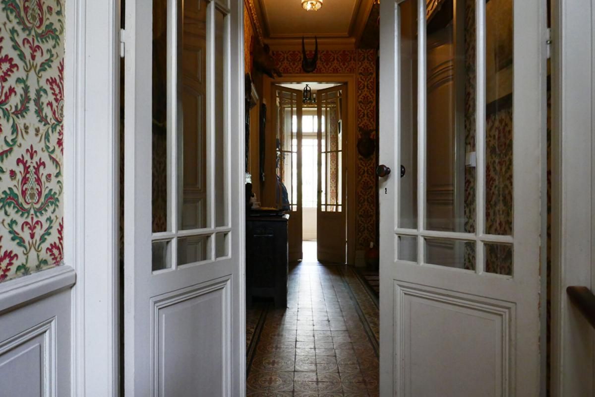 BORDEAUX -PEY BERLAND  HOTEL PARTICULIER  AVEC JARDIN