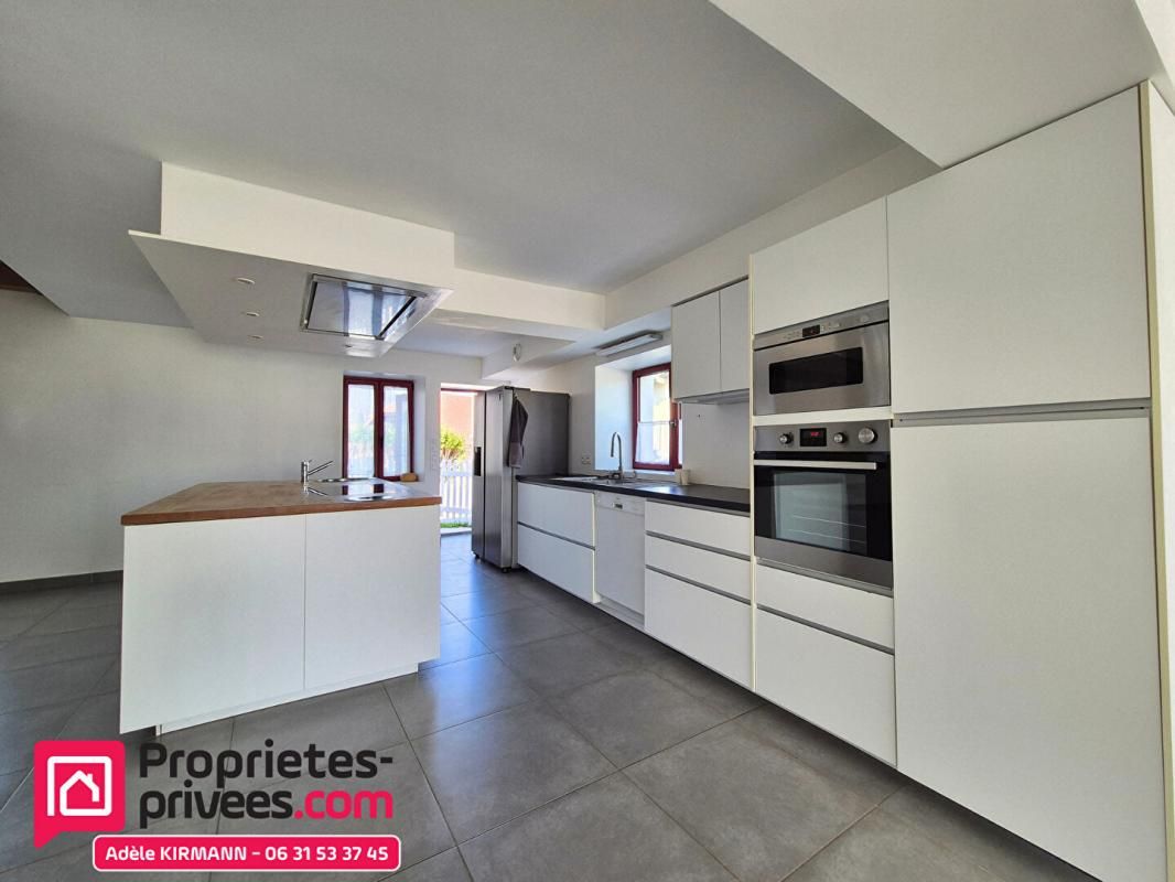 CHEVRIER Maison en pierre rénovée de 279 m² à Chevrier (74520) - Terrain, piscine, dépendance 4