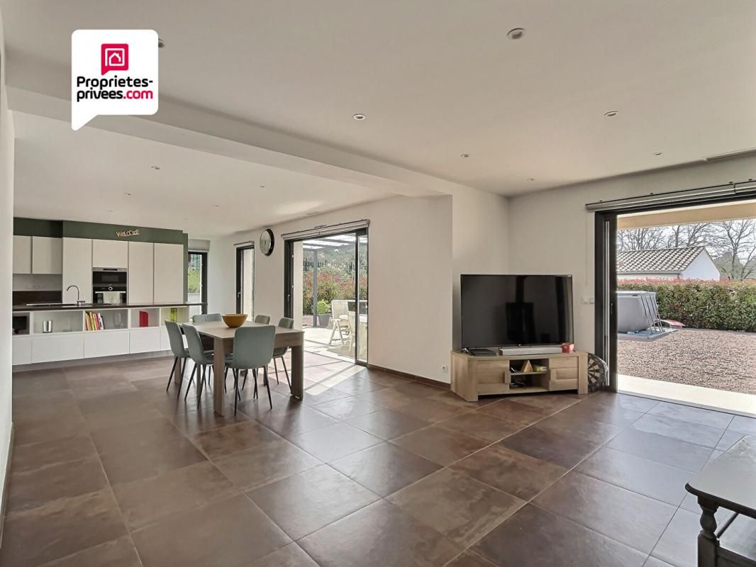 TRANS-EN-PROVENCE Belle Villa de Type 5 pièce(s) 138 m2 + appartement de Type 2 3