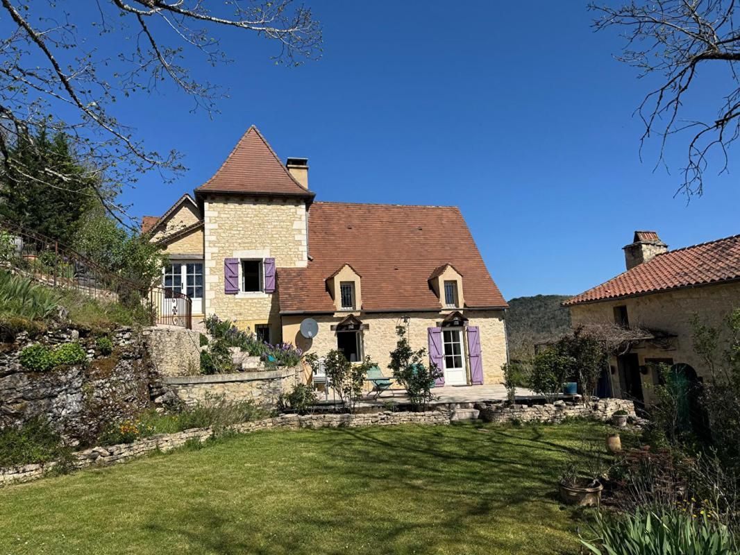 24250 - Une maison principale et une maison d'amis, pleine de charme !