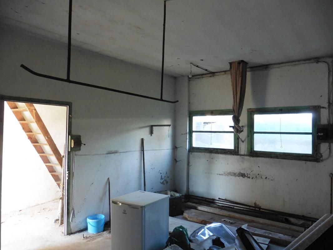 BANNALEC Bâtiment BANNALEC 2 pièce(s) 90 m2 4