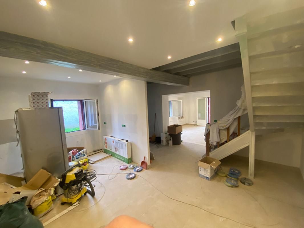 DOULEZON Beaux volumes et belles prestations pour cette propriété à Doulezon 5 pièces 152 m2 3
