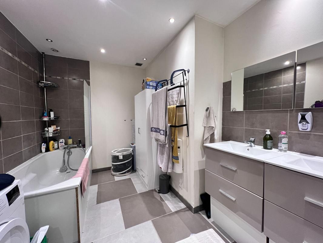 GY 70700 - GY - Maison Triplex de 140m² - Prix : 89000 honoraires charge vendeur 2