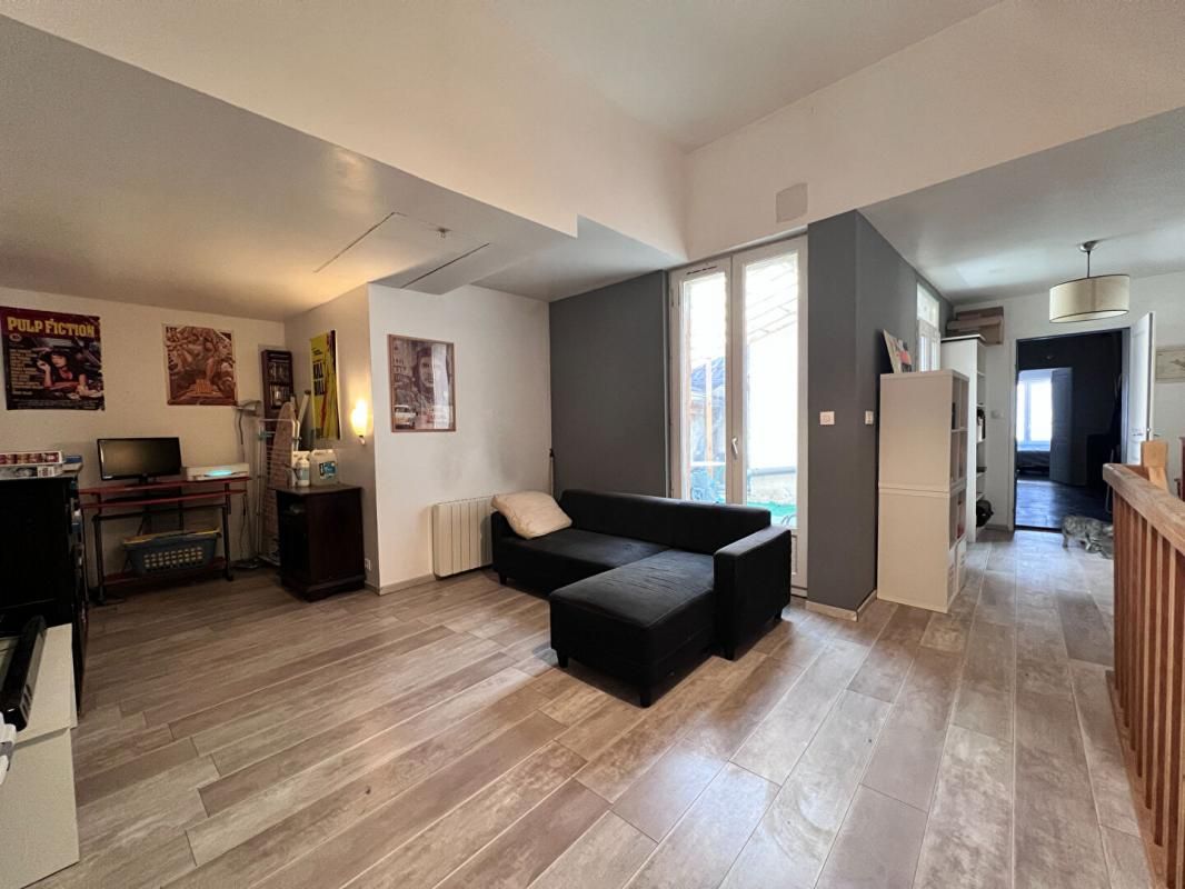 GY 70700 - GY - Maison Triplex de 140m² - Prix : 89000 honoraires charge vendeur 4