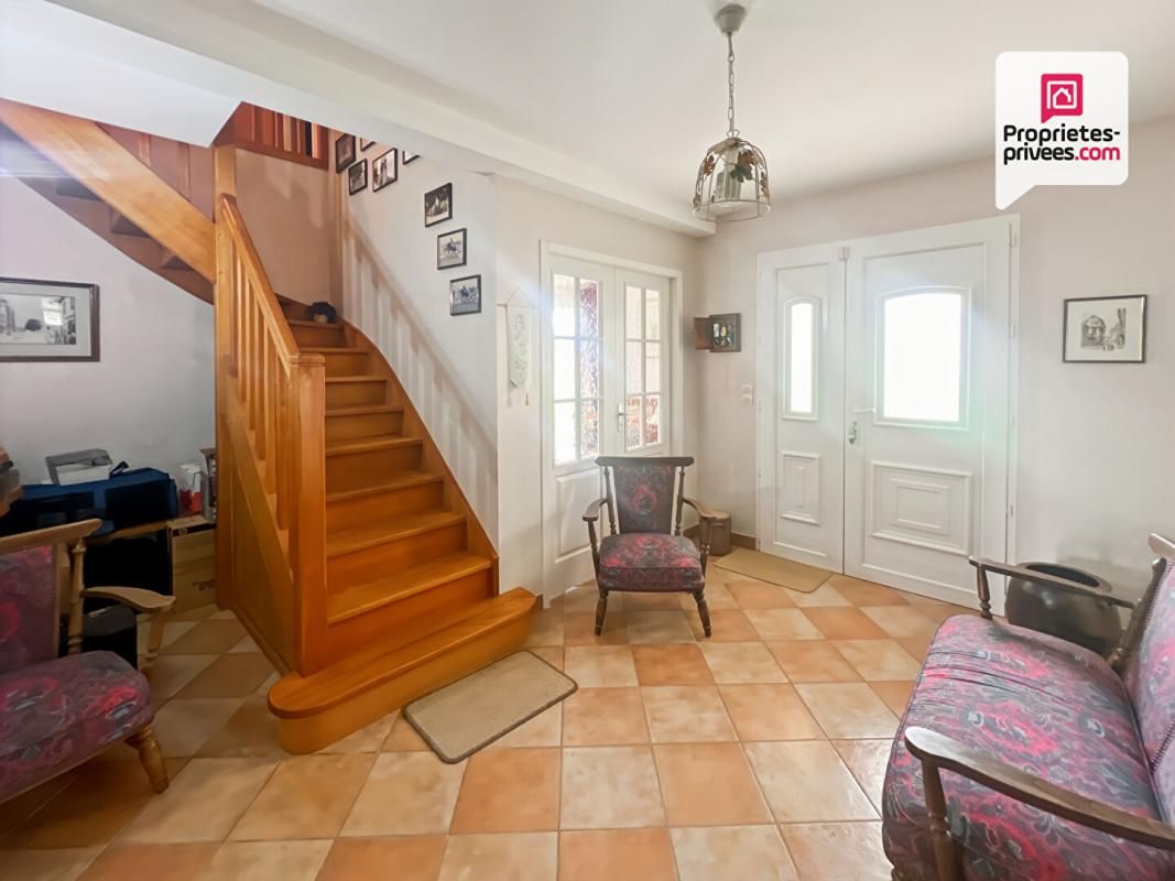BAZAS Maison 221m2 - 5 chambres - double garage - jardin 3