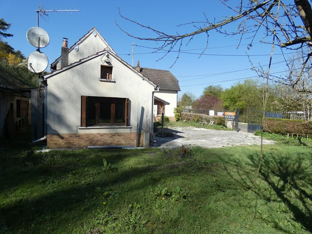 IVRY-LA-BATAILLE Maison à rénover plain pied 2