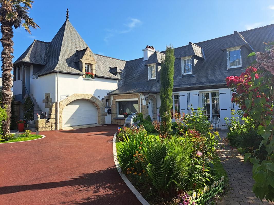 Maison de caractère SAINT MARTIN DES CHAMPS (29600),9 pièce(s) 204 m2 au sol