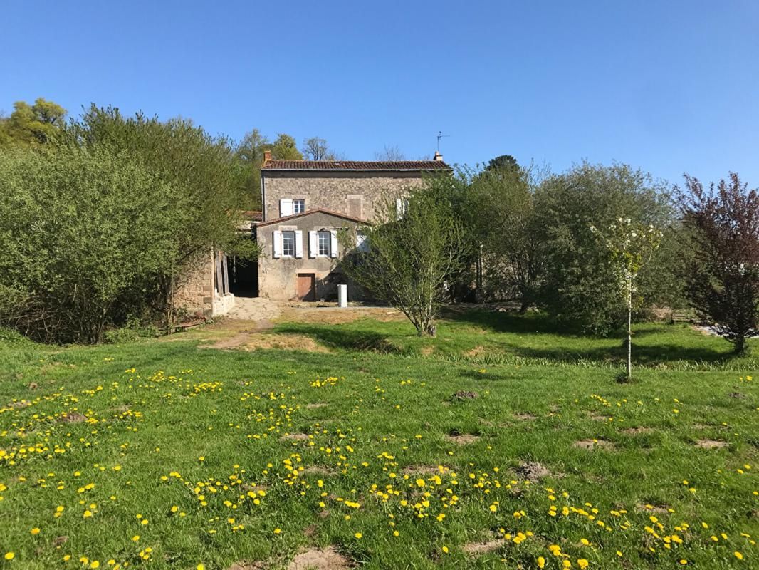 Maison 85700 trois chambres 7263 m² de terrain