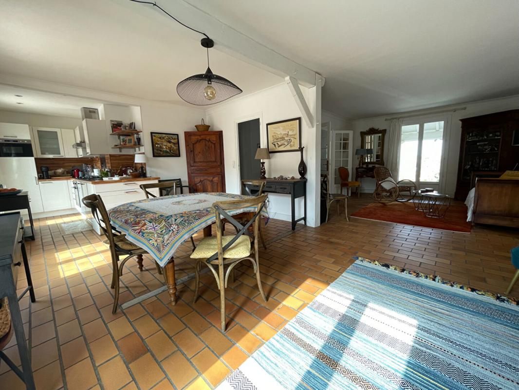 LANGOIRAN Maison Langoiran 6 pièce(s) 180 m2 4
