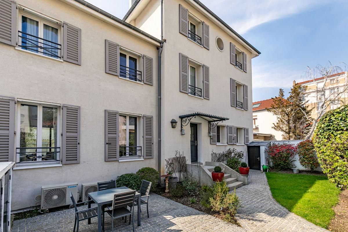 La Garenne Colombes Très Belle maison 7 pièce(s) 200 m2 Secteur Recherché