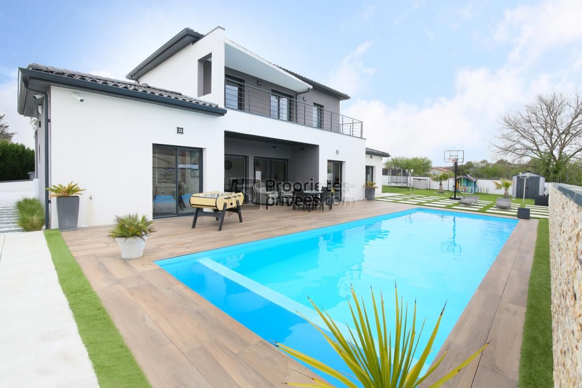 Maison d'architecte familiale avec suite parentale en rez de chaussée