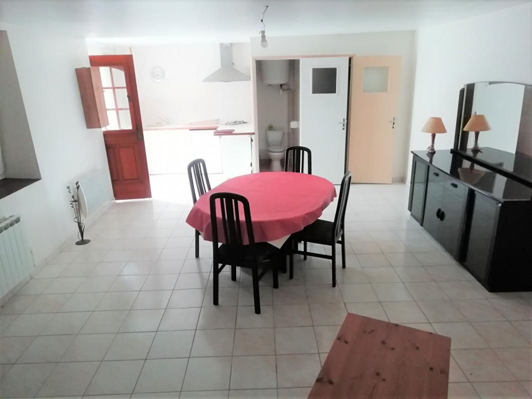 ROHAN Petite maison plein bourg 2