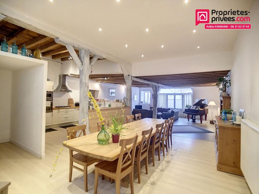 COLLONGES Demeure de prestige - Collonges 01550 - 1 395 000 2