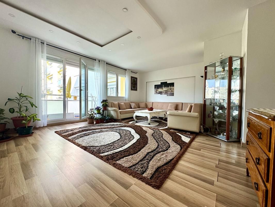 BRON Appartement Bron 3 pièce(s) 68 m2 + Cave 4