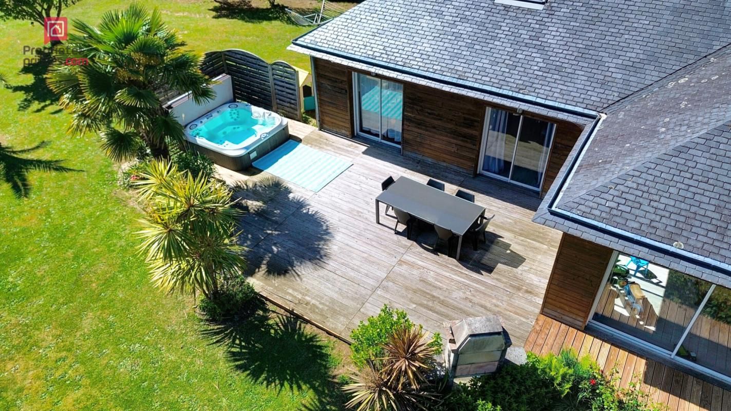 PLOUEGAT-GUERAND Maison Plouegat-guerrand 150 m2 2