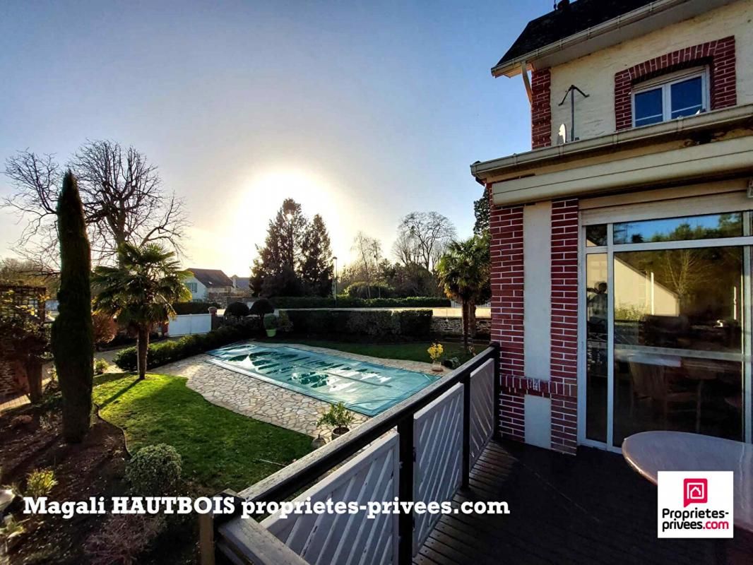 SARTILLY Maison de maître 10 pièce(s) 220 m2 avec piscine chauffée 4
