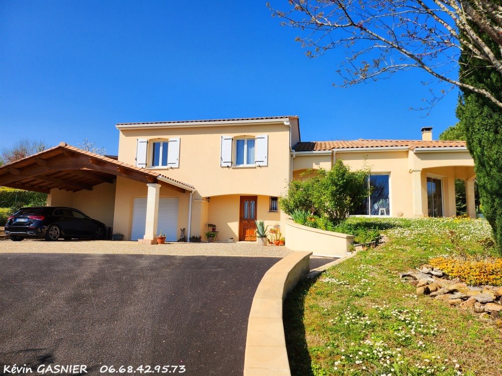 GARAT (16410) : Maison de 140m2 avec 3 chambres