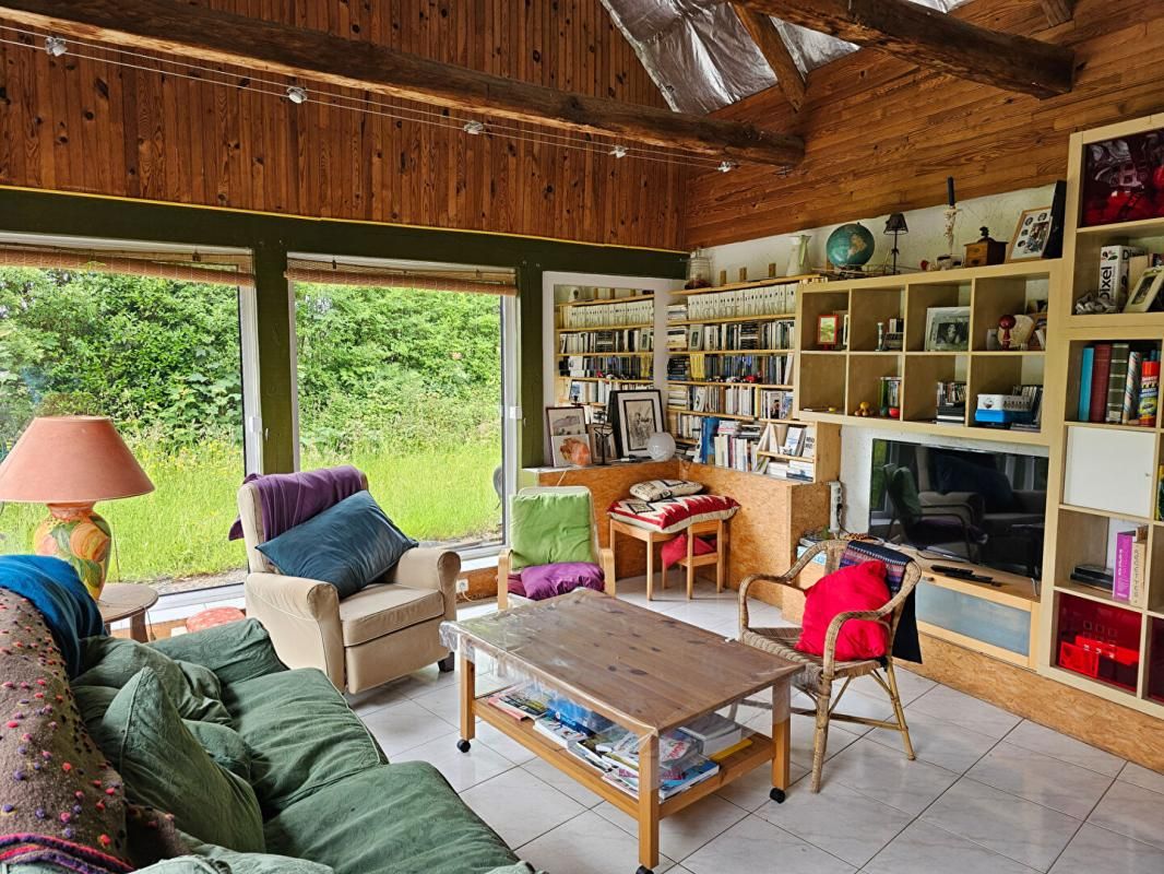 SEGLIEN Une grande longère familiale de 227m² avec un garage en pierre 2