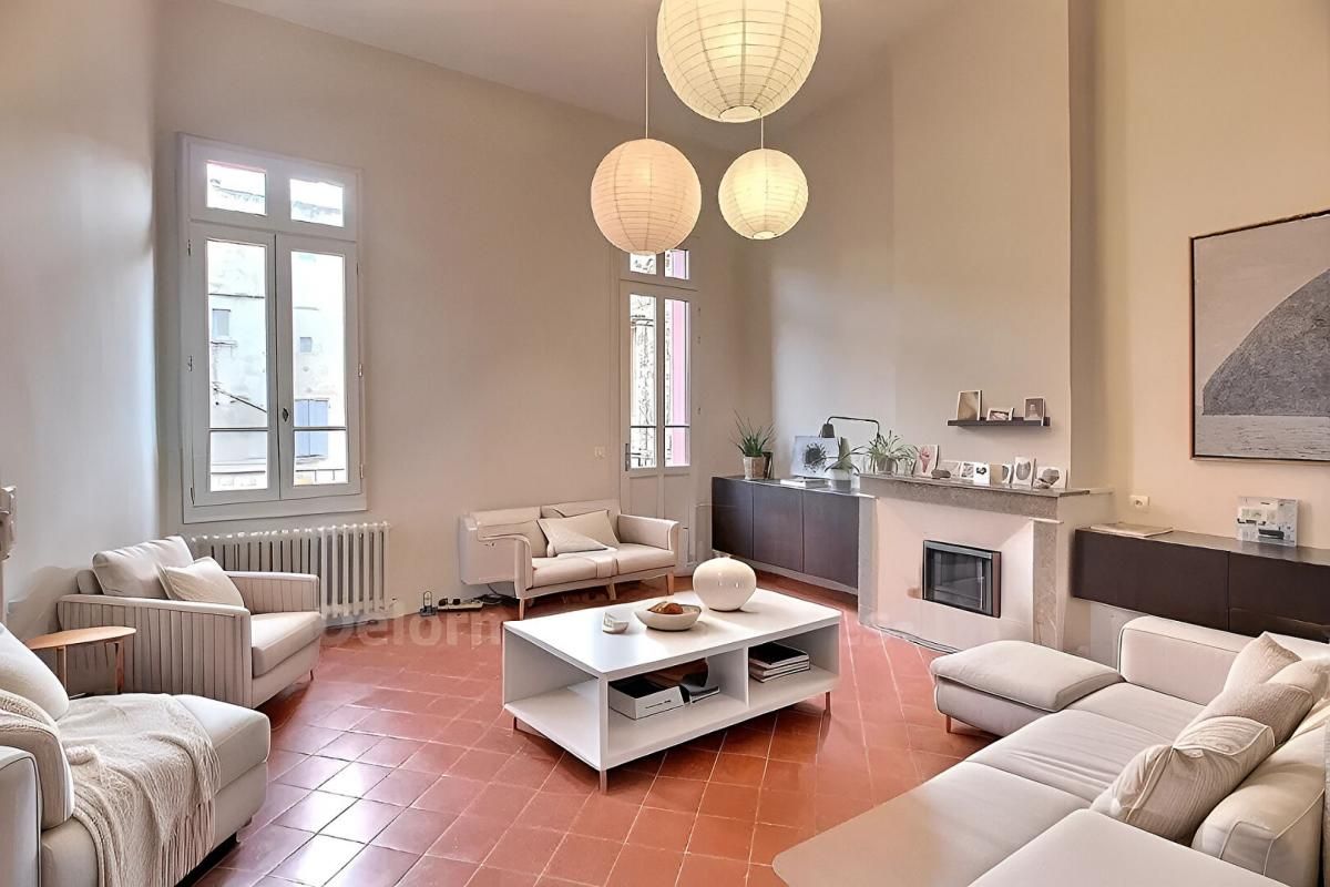 UZES :Appartement restauré dans le coeur historique d'Uzès 2 chambres , balcon , 77.50 m2