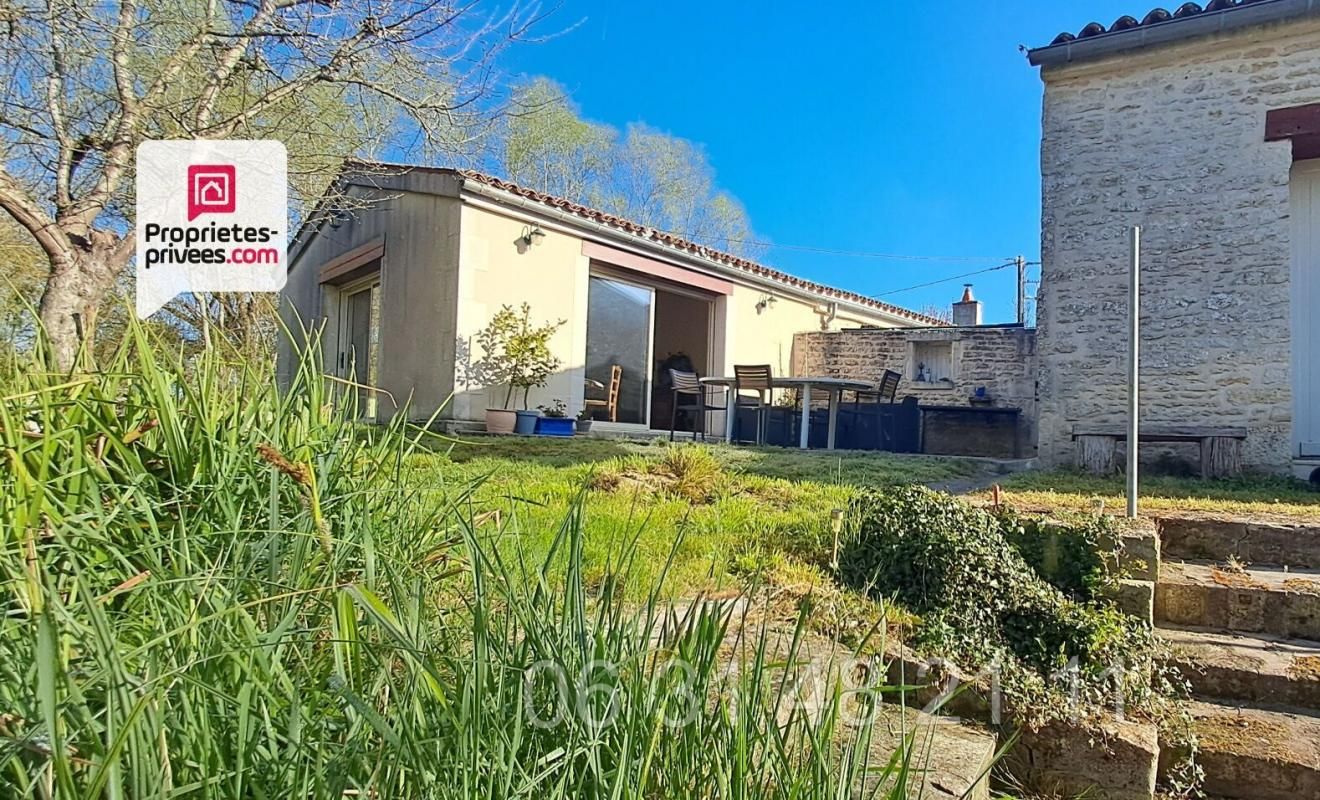 LA RONDE Ravissante maison  plain-pied 4 pièce(s) 126 m2  au ord de l'eau , situé au  coeur du parc naturel du Marais Poitevin 4