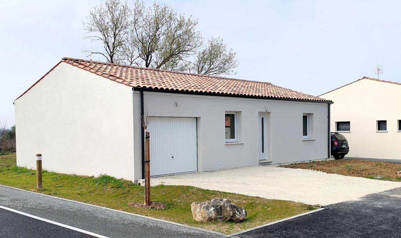 Maison Saintes 70 m2, 2 chambres, parcelle de 233m2