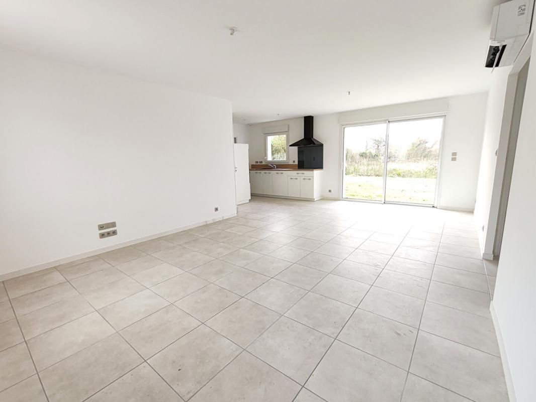 SAINTES Maison Saintes 70 m2, 2 chambres, parcelle de 233m2 3