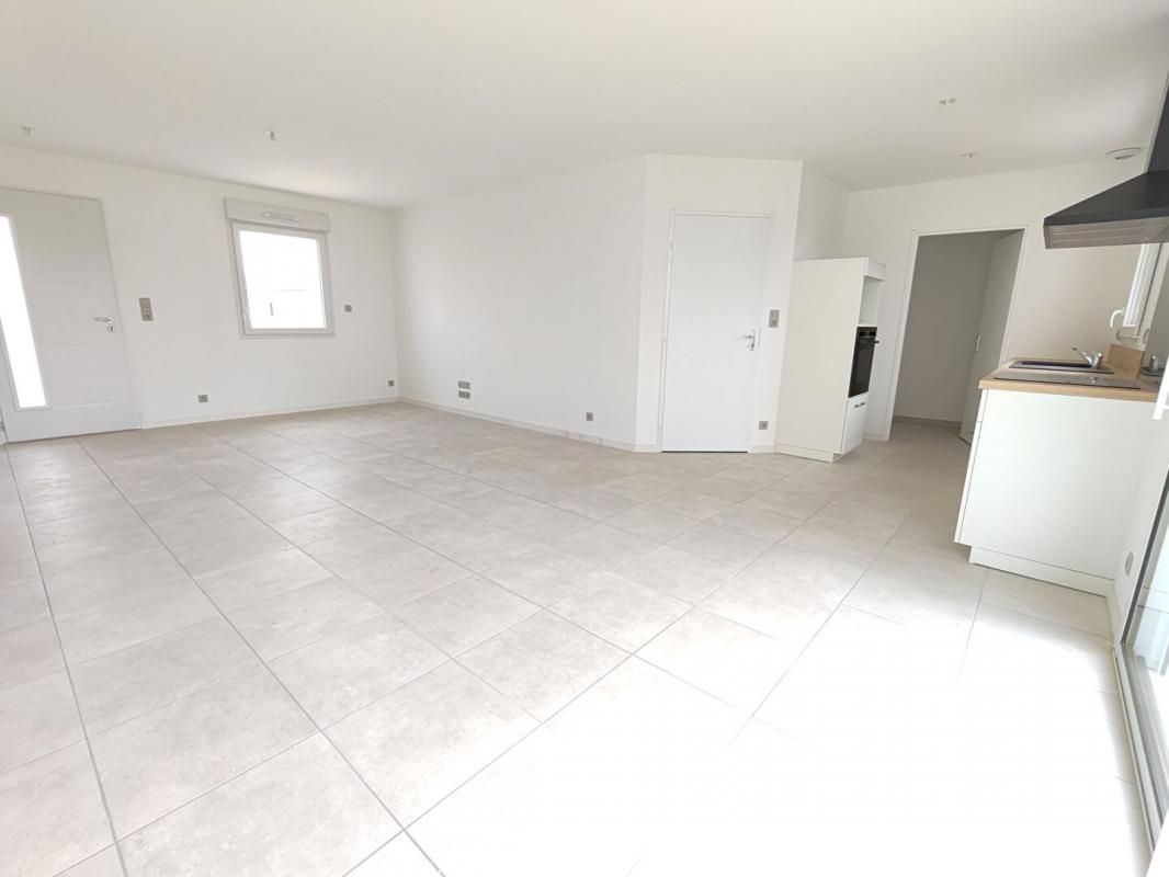 SAINTES Maison Saintes 70 m2, 2 chambres, parcelle de 233m2 4