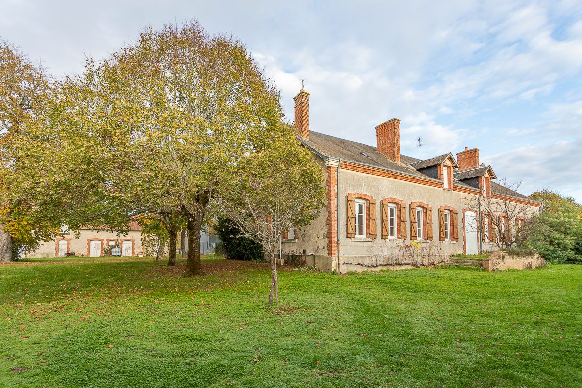THENIOUX Propriété d'agrément Thenioux 9 pièces 250 m2 3