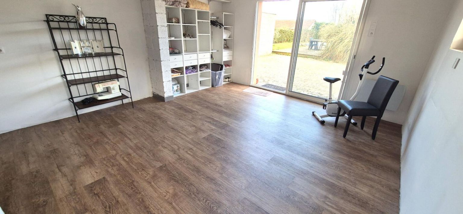 SAINT-DIZIER Belle Maison ou Pavillon individuel de 101 m² de plain-pied avec Cour, Porche, Terrasses, Piscine chauffée, Abri de jardin et Terrain clos, arboré de 2260 m² 4