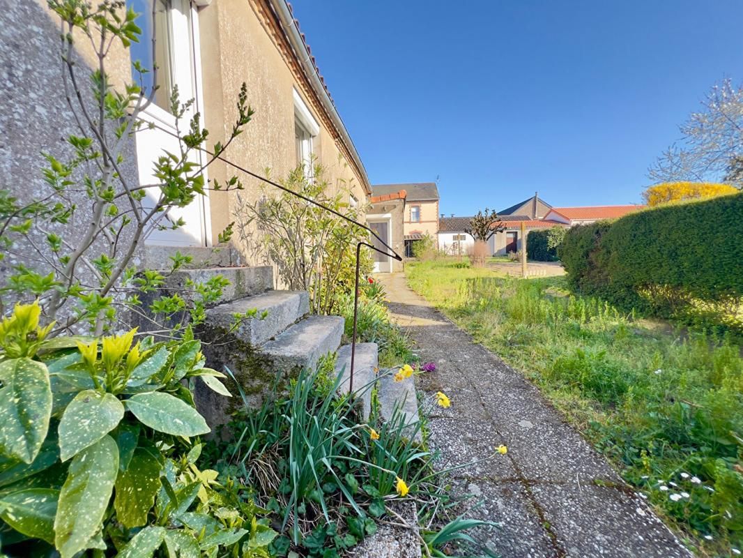 SAINT-GERMAIN-SUR-MOINE Maison Saint Germain Sur Moine 2 pièce(s) 67 m2 1
