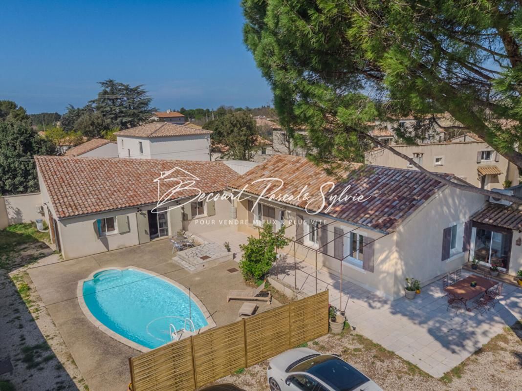 CARPENTRAS Villa Carpentras (84200) 6 pièce(s) 160 m2 +T2 indépendant 50m2 env. et piscine 2