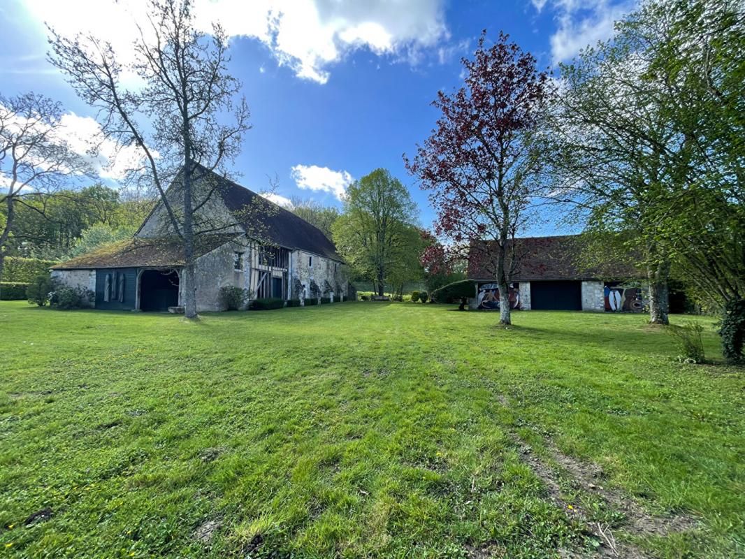 SAINT-MAURICE-SUR-AVEYRON Maison Saint Maurice Sur Aveyron 15 pièce(s) 494 m2 3