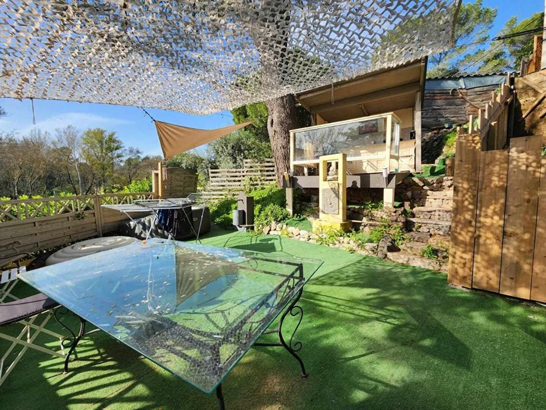 ROQUEBRUNE-SUR-ARGENS Appartement avec jardin et cuisine d'été -Roquebrune -Sur-Argens 1