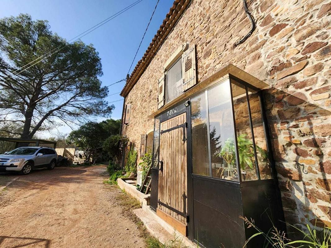 ROQUEBRUNE-SUR-ARGENS Appartement avec jardin et cuisine d'été -Roquebrune -Sur-Argens 3