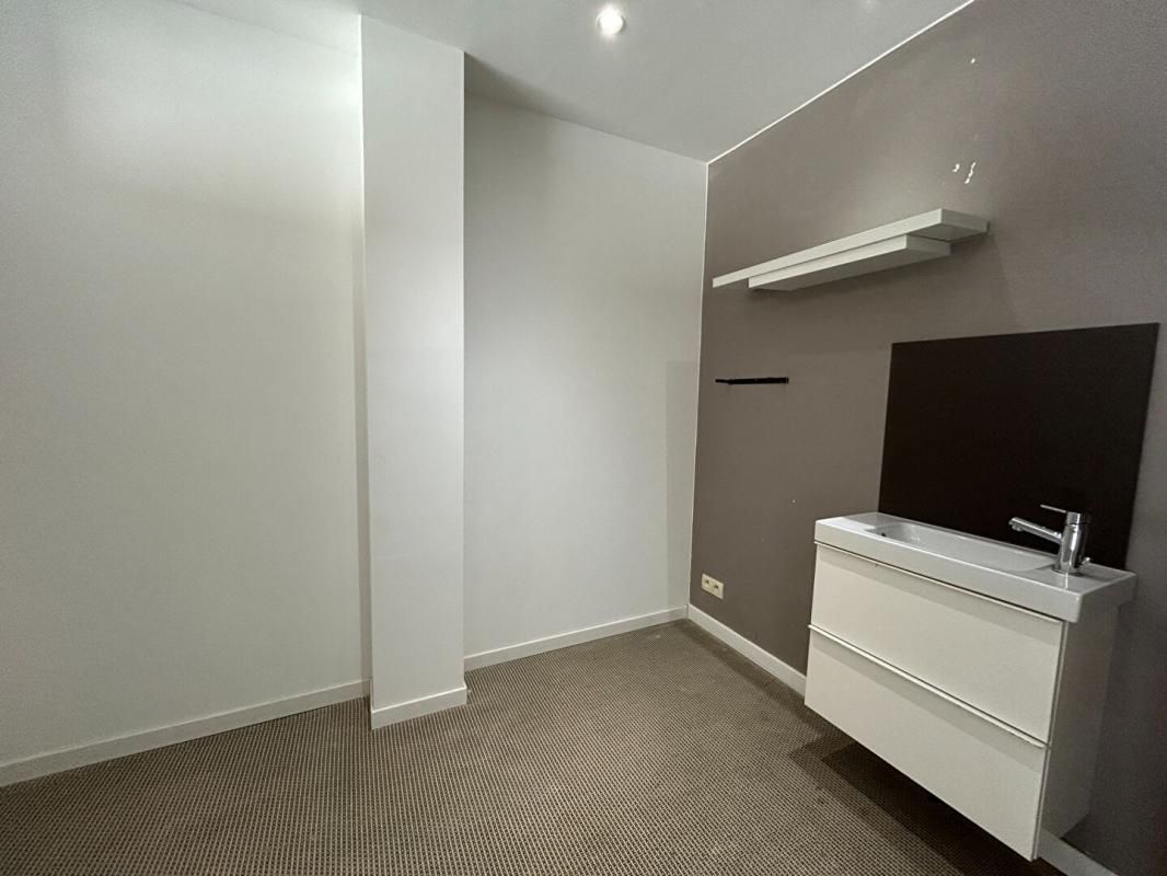 NORT-SUR-ERDRE Local commercial Nort Sur Erdre 94 m2 3