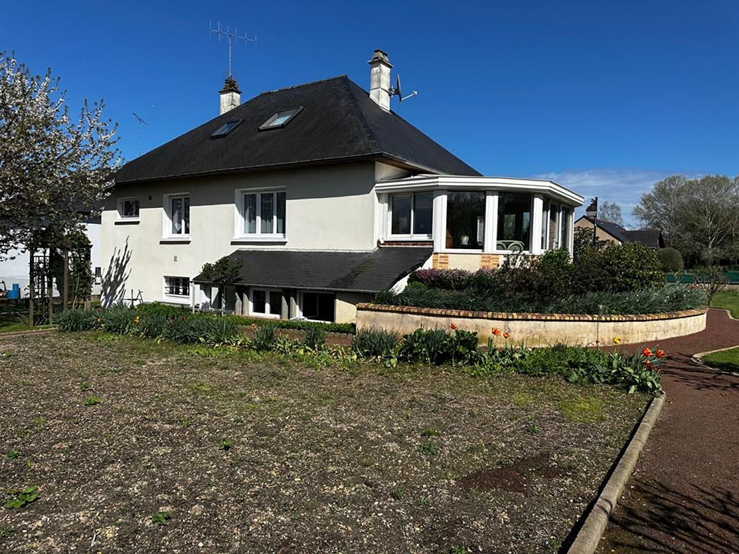 BONCHAMP-LES-LAVAL Maison  7 pièce(s) 130 m2 3