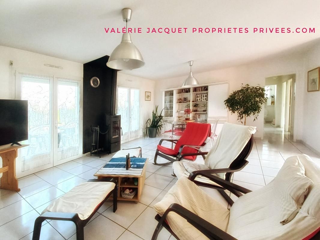MOULIN-NEUF Offre Exceptionnelle : Maison Familiale de 124m² avec Terrain Arboré et Potentiel Inouï !Maison Moulin Neuf 3
