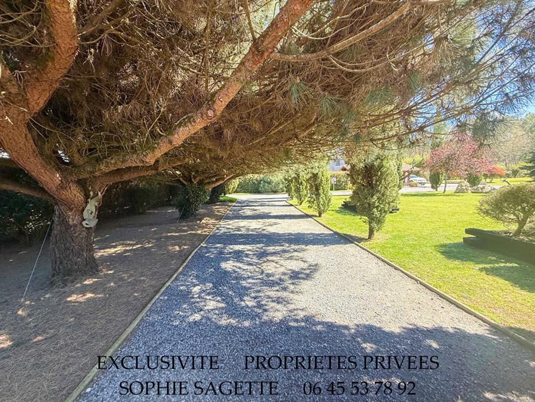 LUGOS MAISON EN PIERRE DE 158M² AVEC 3 GARAGES ET PISCINE SUR 3300M² DE TERRAIN 3