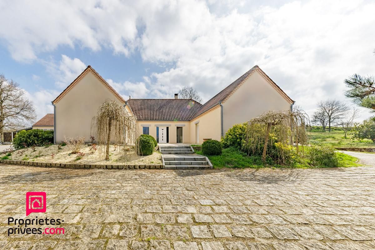 LE DORAT Maison Le Dorat 8 pièce(s) 245 m2 2
