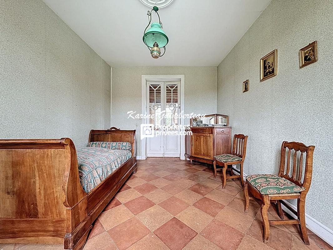 SAINT-DENIS-DE-PILE Maison 5 pièce(s) 140 m2 4