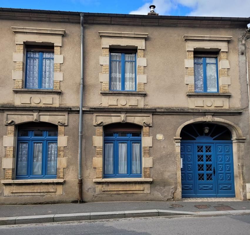 Maison de maître avec dépendance et jardinet clos GONDRECOURT-LE-CHÂTEAU ? Maison ? 172 m² ? 8 pièces