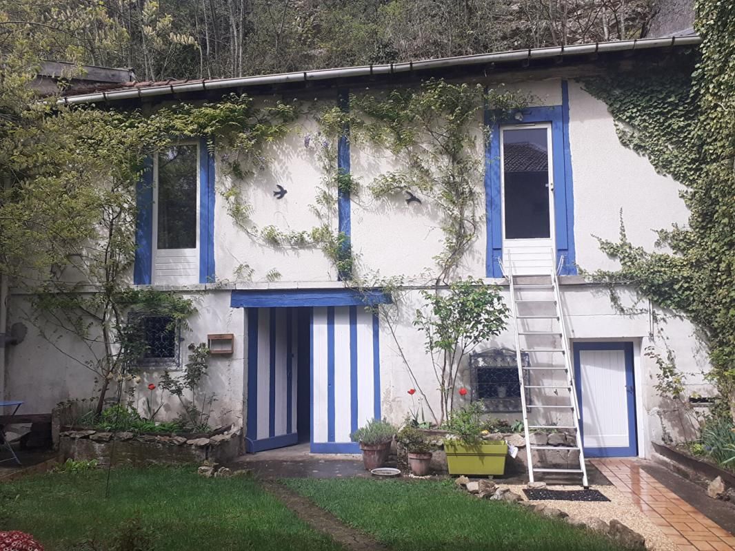 GONDRECOURT-LE-CHATEAU Maison de maître avec dépendance et jardinet clos  GONDRECOURT-LE-CHÂTEAU ? Maison ? 172 m² ? 8 pièces 3